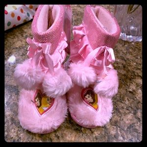 Little girl Disney Boot . Size med 7/8